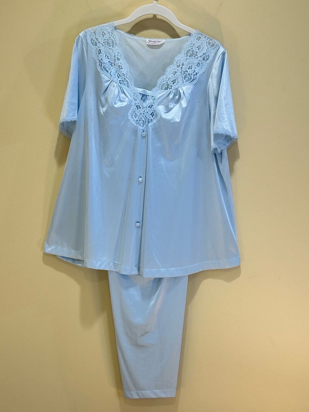 Vintage Vanity Fair 2-Piece Pajama Set Ice Blue Nylon Lace Trim Size Medium USA
